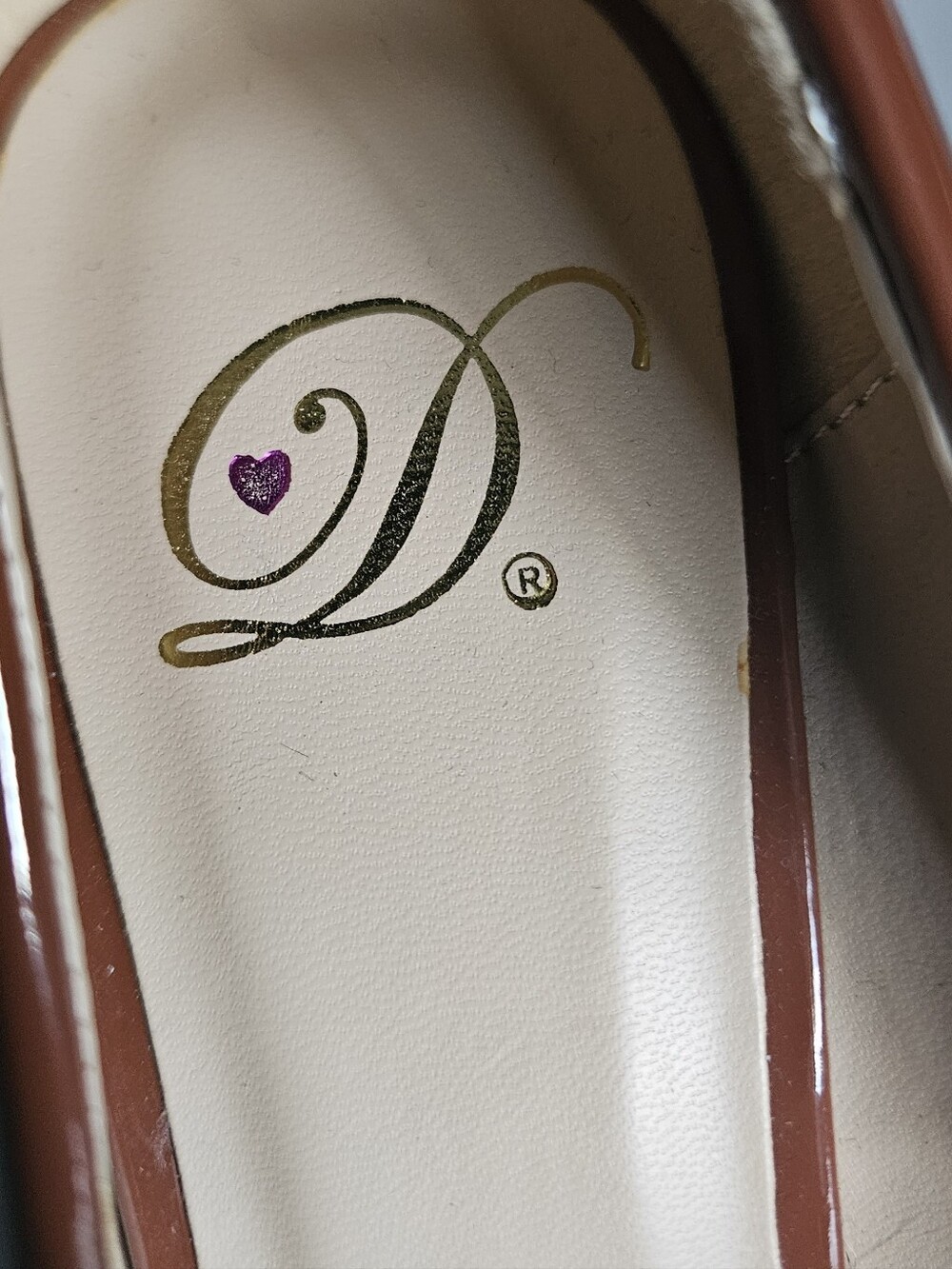 Derek Heart Patent Leather Heels - Picture 6 of 9